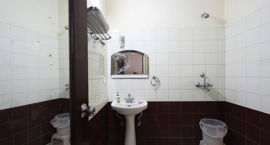 Hotel Comfort Inn, Gurgaon 3